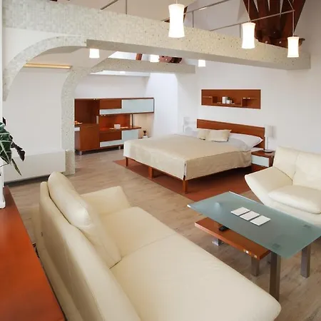 Enchante Hotel