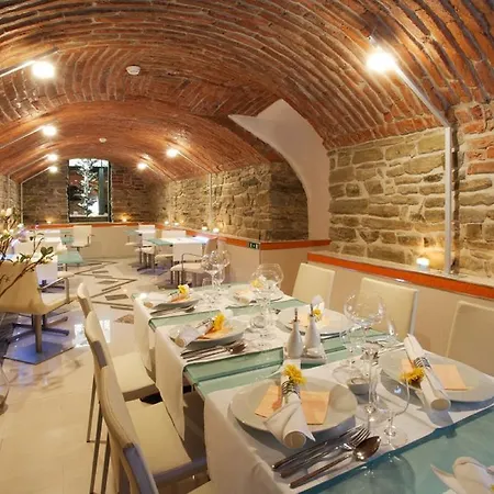 Enchante 4*